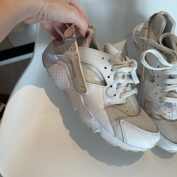 Nike white shoes size 37 - Picture 1 of 4